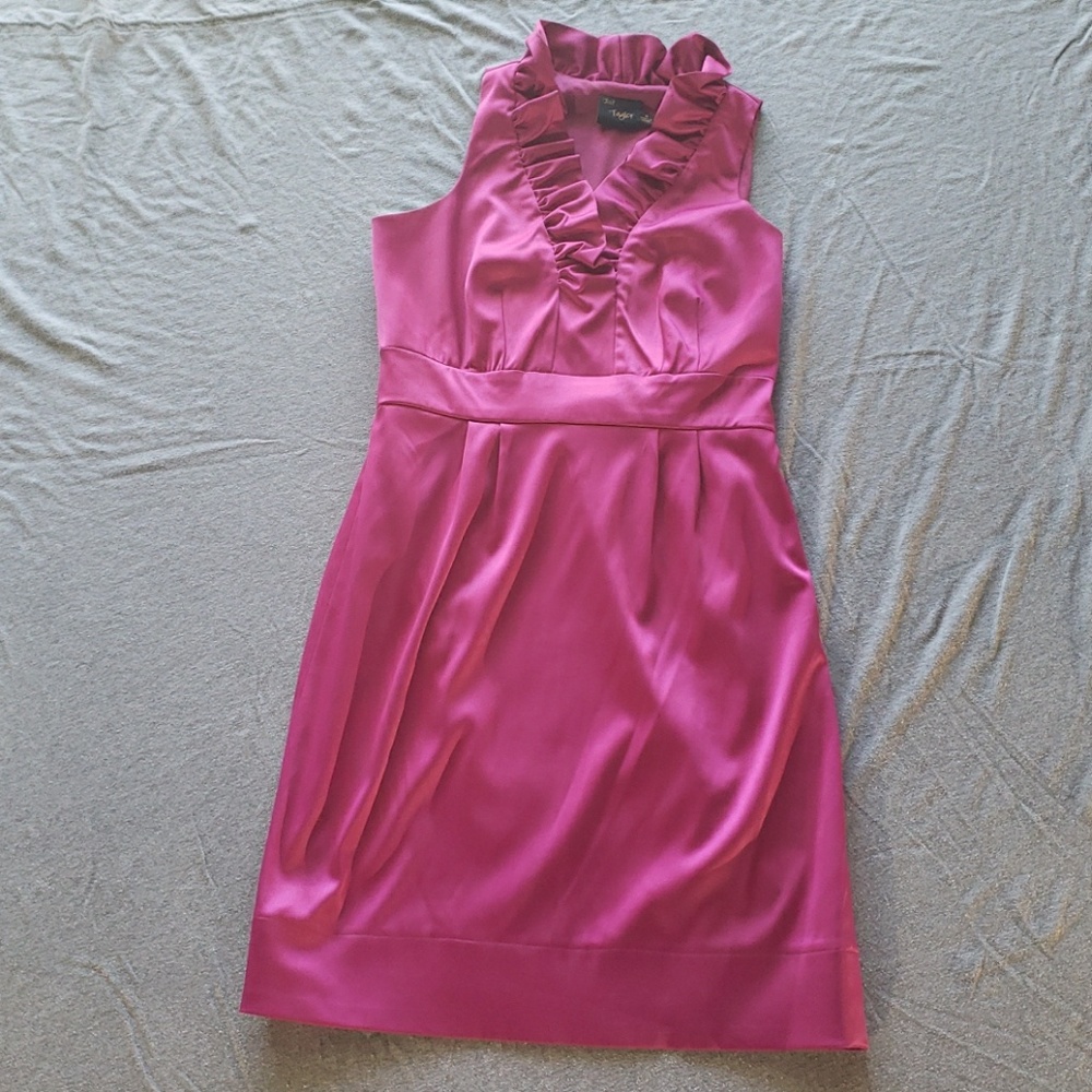 Just TAYLOR Hot Pink Ruffle Collar Trim